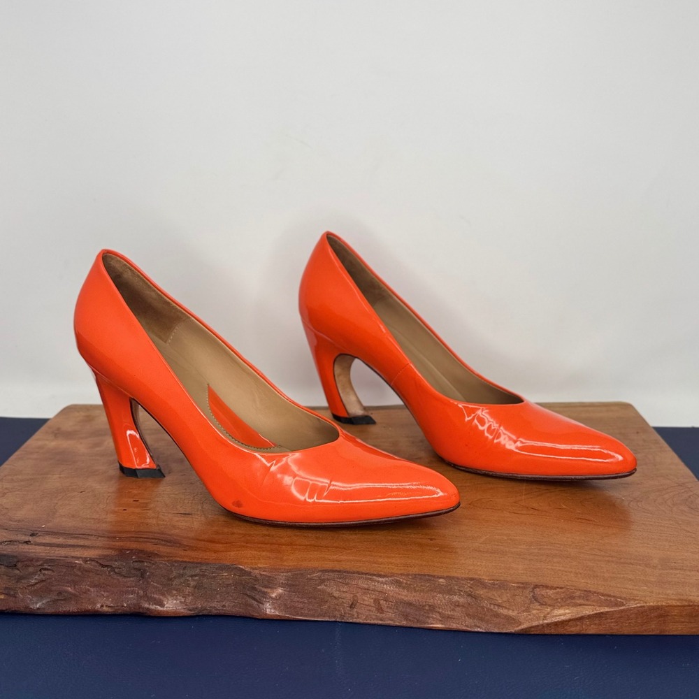 John Fluevog Twist Boogaloo Orange Patent Leather Curved Heel Pumps Women's Sz 9